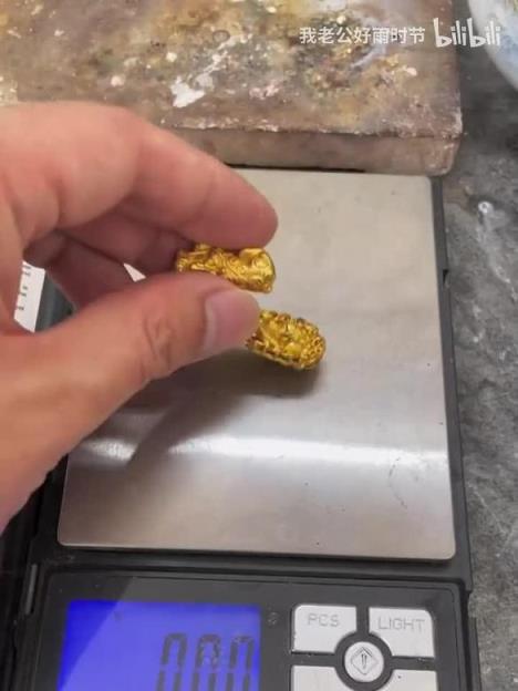 破天荒！黄金 美元